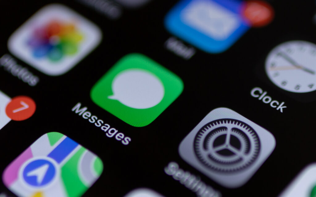 iPhone SMS iMessage app